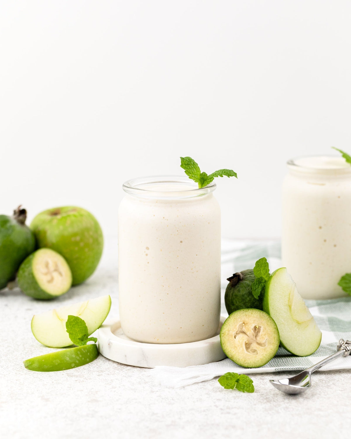 Feijoa & Apple Smoothie